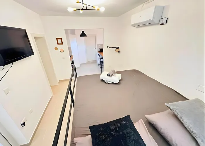 Gozo Vacation Надур